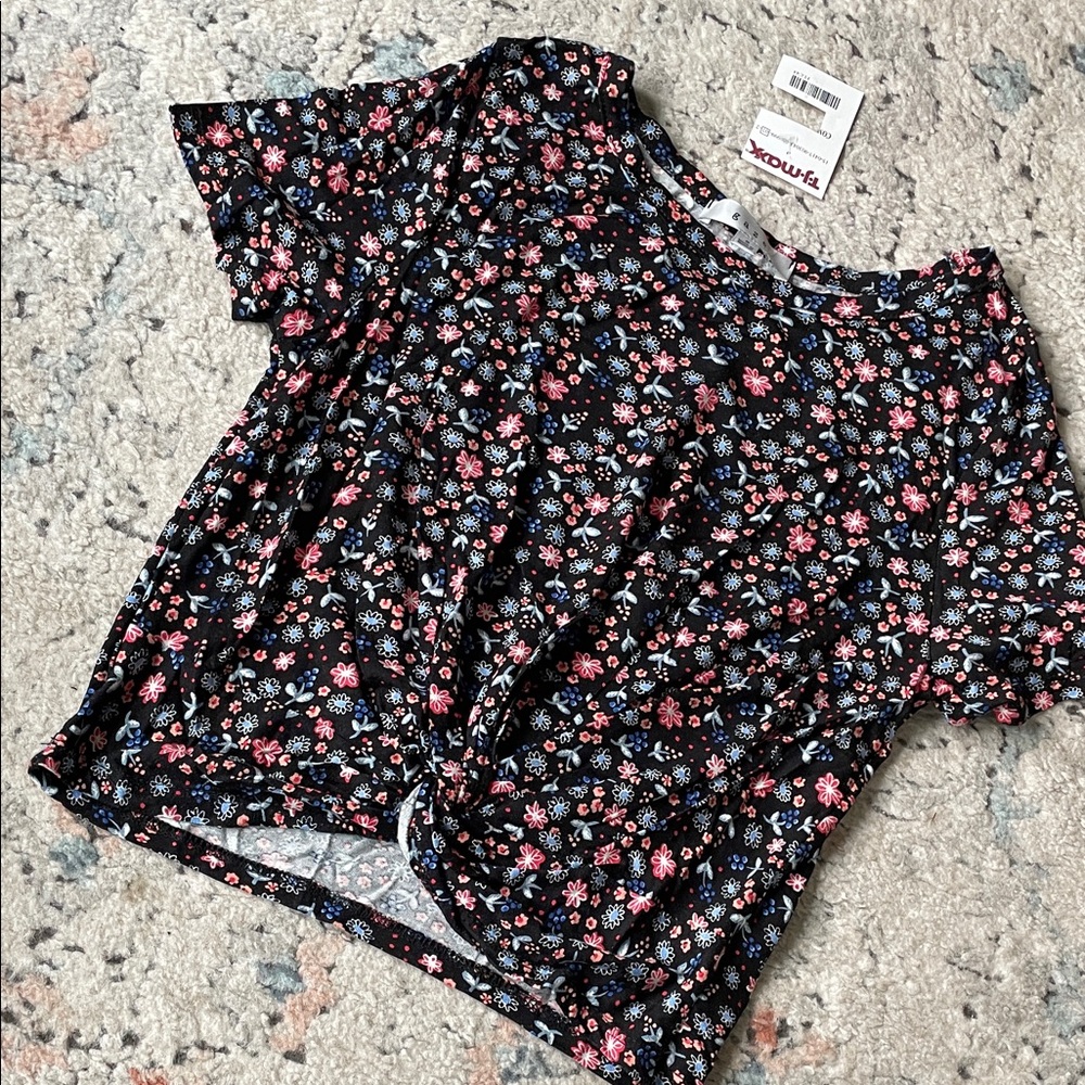 Gaze Black Floral Short Sleeve Top